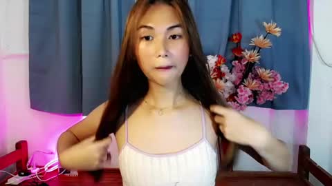 Snapshot of chinitaluxe chatting on May 21, 4:08 am Chinita online show from May 21, 4:08 am