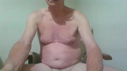 chipper341596 online show from May 24, 8:36 pm