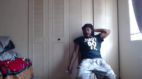 Snapshot of chitownsgod chatting on March 10, 4:25 pm Antonio Brown online show from March 10, 4:25 pm