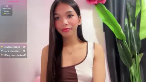 Snapshot of chixies_ladies chatting on February 24, 2:20 am chixies_ladies online show from February 24, 2:20 am