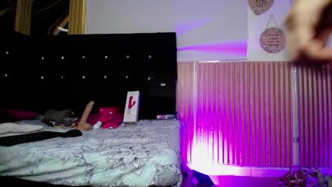 Chloe  online show from May 21, 1:18 pm