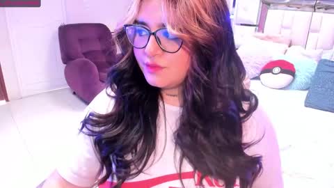 chloe bonnet Connection Monday to Saturday 3 pm Chicago INDEPENDENT MODEL . online show from December 7, 6:48 pm