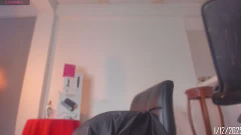 chloe_cooperr online show from December 2, 7:53 pm