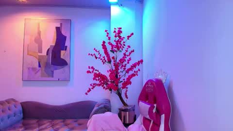 Snapshot of chloe_dolly chatting on March 9, 11:14 am Chloe online show from March 9, 11:14 am