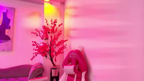 Snapshot of chloe_dolly chatting on March 15, 11:05 am Chloe online show from March 15, 11:05 am