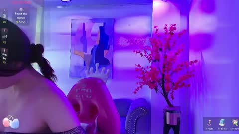 Snapshot of chloe_dolly chatting on March 27, 11:32 am Chloe online show from March 27, 11:32 am