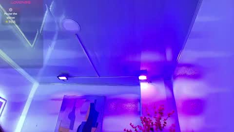 Snapshot of chloe_dolly chatting on March 28, 11:32 am Chloe online show from March 28, 11:32 am