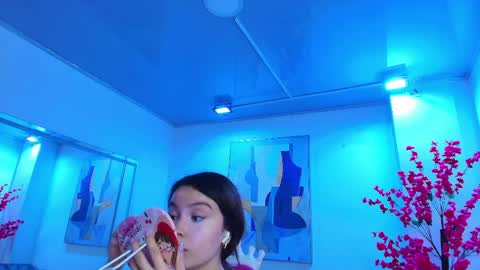 Snapshot of chloe_dolly chatting on March 31, 11:10 am Chloe online show from March 31, 11:10 am