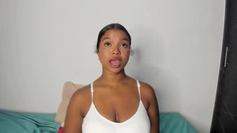 Snapshot of chloe_evans21 chatting on September 19, 11:05 pm chloe online show from September 19, 11:05 pm