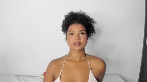 Snapshot of chloe_evans21 chatting on September 23, 1:30 am chloe online show from September 23, 1:30 am