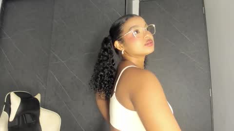 chloe online show from October 22, 1:17 am