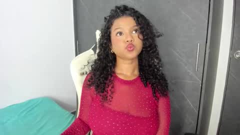 Snapshot of chloe_evans21 chatting on February 7, 5:38 pm chloe online show from February 7, 5:38 pm