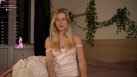 Snapshot of chloe_guidry chatting on October 26, 4:18 am Arianaa Mourrr online show from October 26, 4:18 am