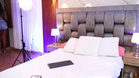 Chloe online show from April 16, 12:39 pm