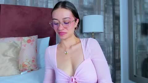 Snapshot of chloe_key chatting on July 30, 6:51 pm chloe_key online show from July 30, 6:51 pm