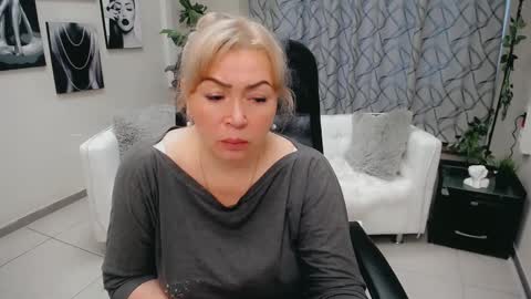 Chloe online show from October 30, 5:42 am