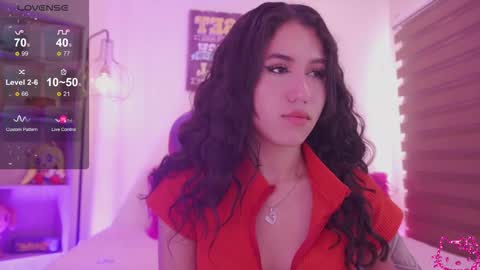 Snapshot of chloe_moonss chatting on February 20, 7:36 pm Chloe online show from February 20, 7:36 pm