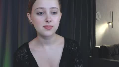 Snapshot of chloe_novel chatting on October 3, 1:57 am Chloe online show from October 3, 1:57 am