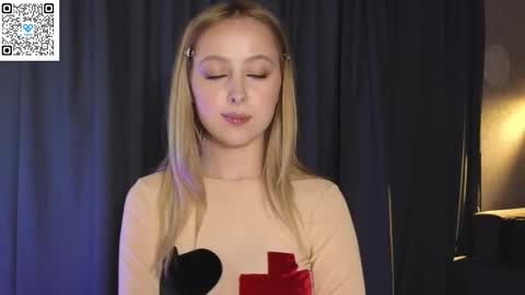 Snapshot of chloe_novel chatting on October 10, 11:53 am Chloe online show from October 10, 11:53 am