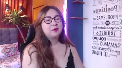 Snapshot of chloe_prg chatting on February 17, 12:48 pm chloe_prg online show from February 17, 12:48 pm