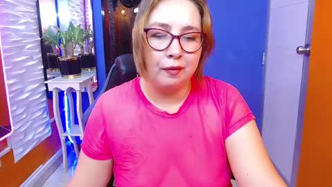Snapshot of chloe_prg chatting on March 12, 3:51 pm chloe_prg online show from March 12, 3:51 pm