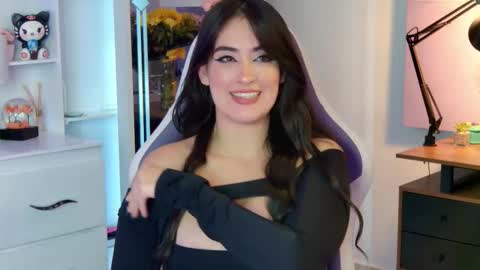 Snapshot of chloe_rem chatting on September 21, 5:25 pm . online show from September 21, 5:25 pm