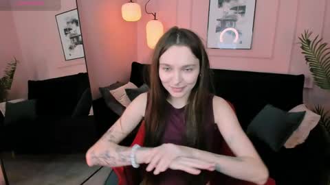 Snapshot of chloe_sunny chatting on June 6, 2:11 pm Chloe online show from June 6, 2:11 pm