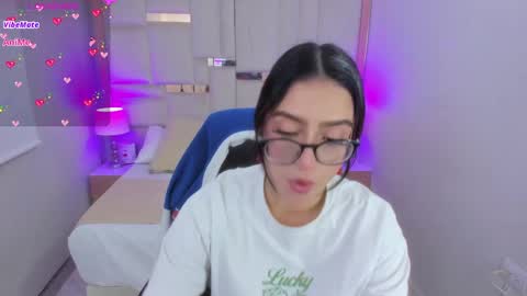 Chloe online show from February 19, 1:17 pm