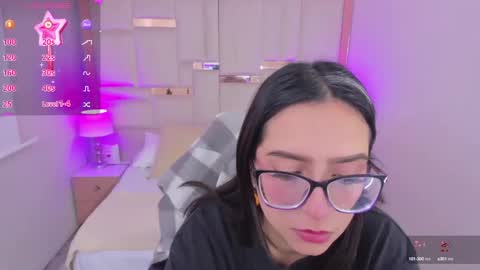 Chloe online show from March 7, 1:29 pm