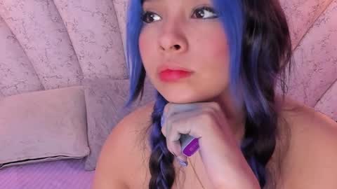 Snapshot of chloe_watson_ chatting on December 21, 11:56 pm online show from December 21, 11:56 pm