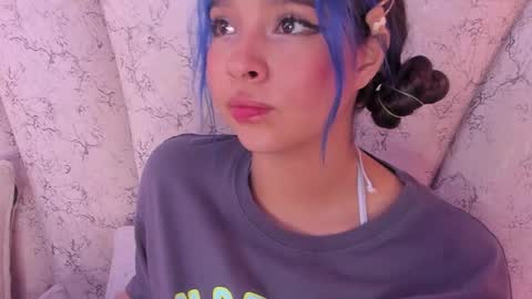 Snapshot of chloe_watson_ chatting on January 30, 11:34 pm online show from January 30, 11:34 pm