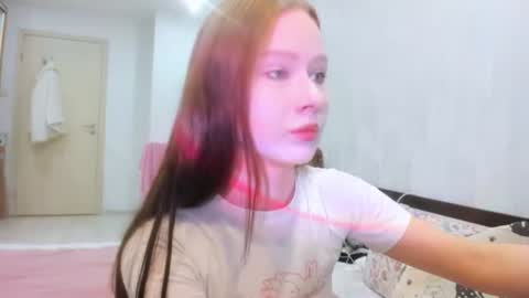 Snapshot of chloe_wifey chatting on October 28, 3:14 pm chloe wifey online show from October 28, 3:14 pm