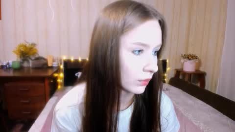 Snapshot of chloe_wifey chatting on March 13, 12:17 am chloe wifey online show from March 13, 12:17 am