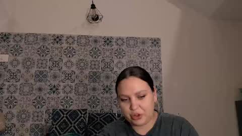 Eva and Sandra online show from February 9, 7:09 pm