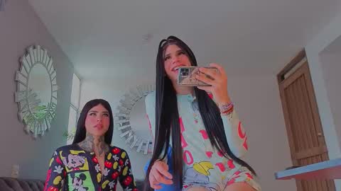 Im Chloe    independent account      online show from February 13, 2:57 pm