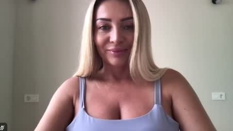 Snapshot of chloefree chatting on June 26, 6:40 am Chloe online show from June 26, 6:40 am