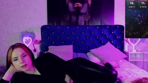 Chloe Fulton online show from December 9, 10:52 pm