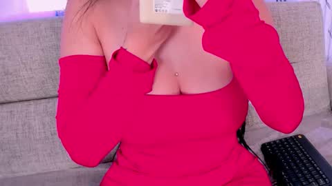 chloegils online show from October 16, 1:45 pm