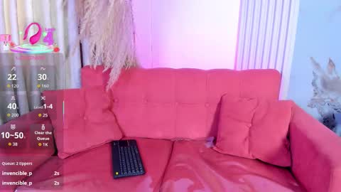 chloegils online show from December 13, 7:53 pm