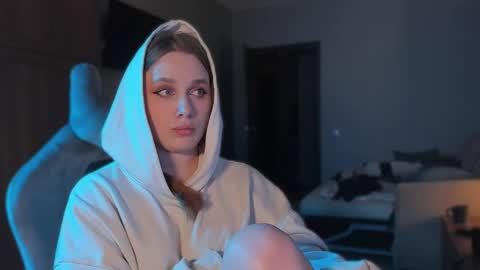 chloegins online show from January 11, 7:16 pm