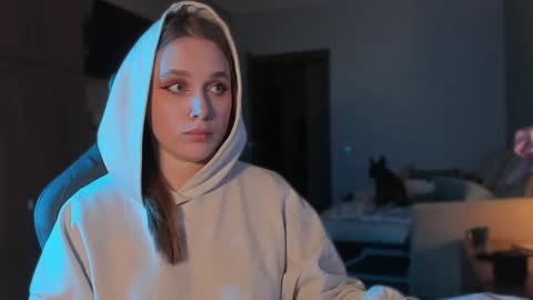 chloegins online show from January 11, 10:18 pm