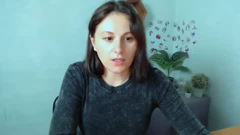 Chloe online show from October 6, 2:03 pm