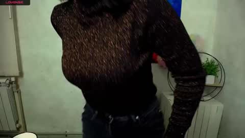 Chloe online show from November 8, 4:45 am