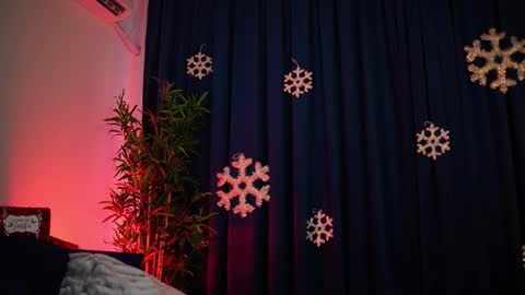 chloemin_ online show from December 23, 7:39 am