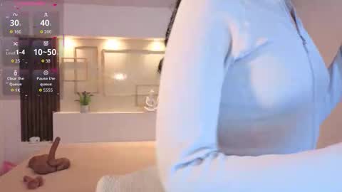 Chloe Moon online show from October 27, 12:42 pm