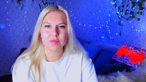 Snapshot of chloericci chatting on October 9, 12:47 pm ChloeRicci online show from October 9, 12:47 pm