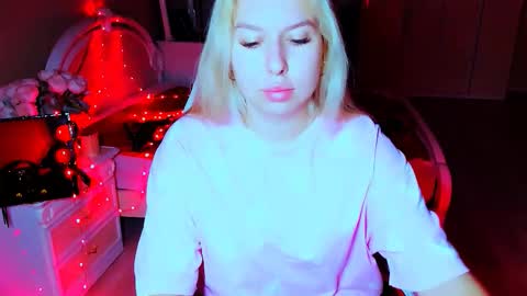 Snapshot of chloericci chatting on October 28, 6:50 am ChloeRicci online show from October 28, 6:50 am