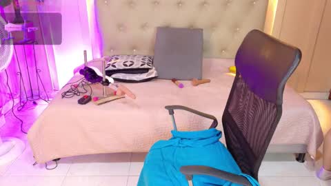 Chloe rosse online show from March 6, 2:08 am