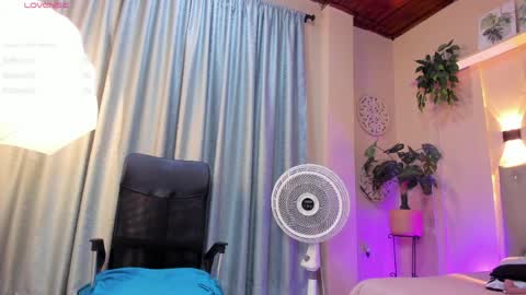 Chloe rosse online show from April 8, 1:27 am