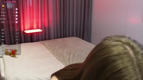 Chloe online show from December 22, 6:27 pm